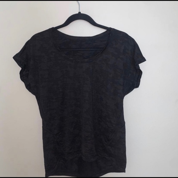 Lululemon Miles Ahead Black Camo Shirt - Picture 2 of 3